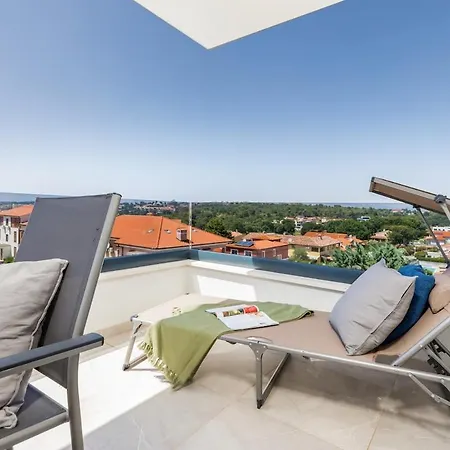 Volme & Sky Apartment *