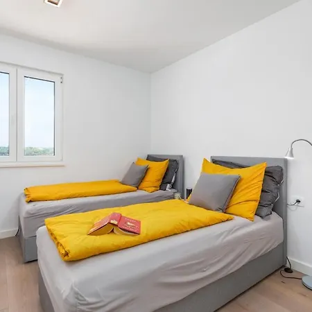 Volme & Sky Apartment